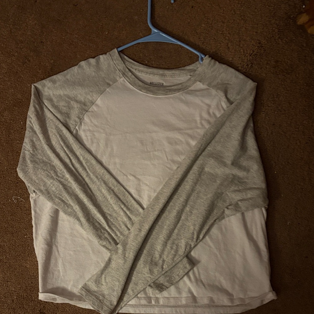 Women's Gray and White Long Sleeve Shirt